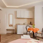 Ξενοδοχείο με διαμερίσματα Putnik 3*