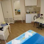 Ξενοδοχείο με διαμερίσματα Putnik 3*