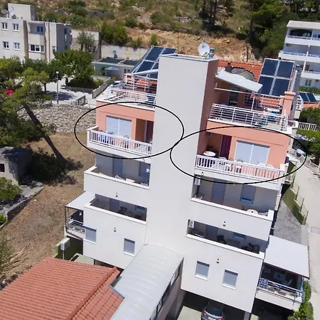 アパートホテル Putnik