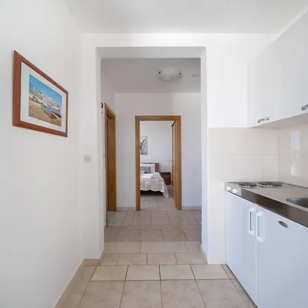 Putnik 3* Baška Voda