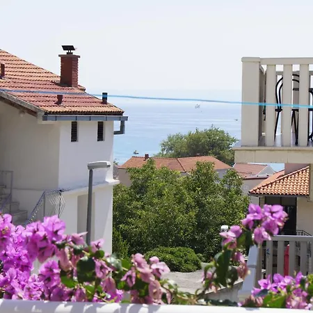 Putnik Aparthotel Baska Voda