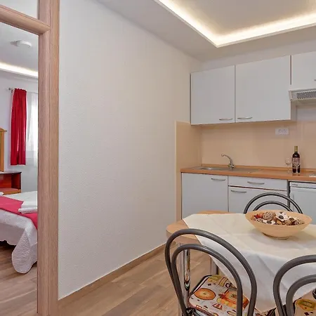 Putnik Aparthotel Baška Voda