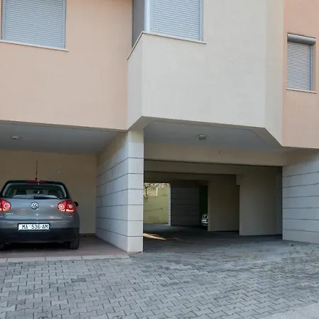 Aparthotel Putnik 3*