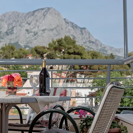 Putnik Aparthotel 3*
