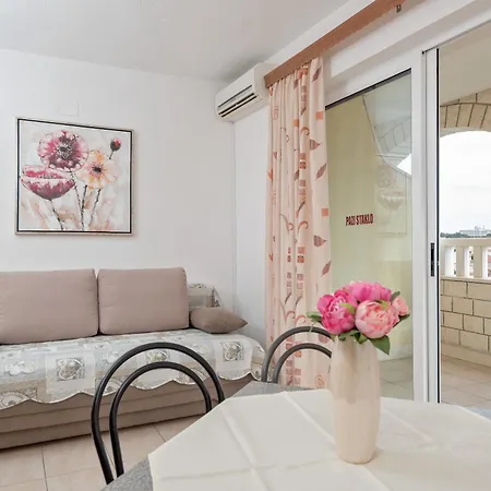 Putnik 3* Baška Voda